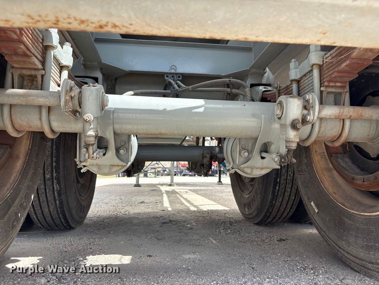 image for item EU0873 1984 Heil fuel trailer