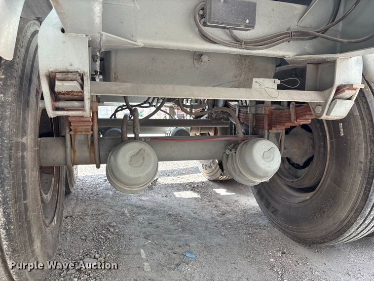image for item EU0873 1984 Heil fuel trailer