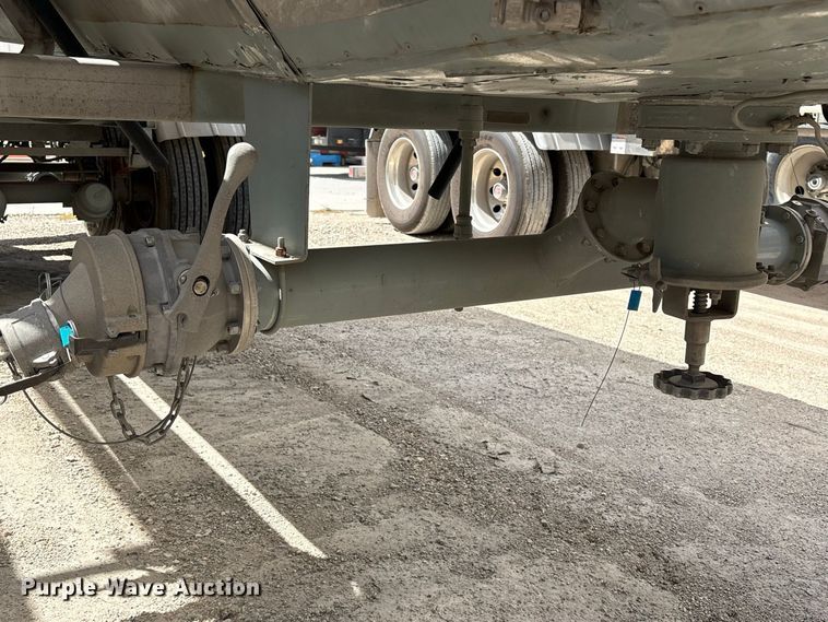 image for item EU0873 1984 Heil fuel trailer