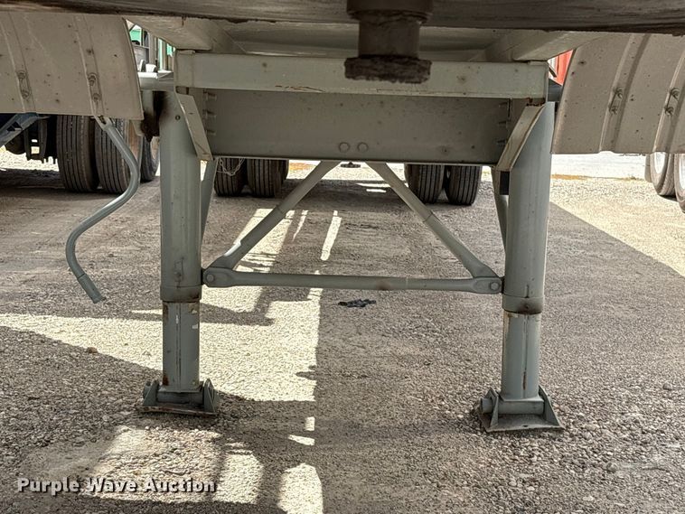 image for item EU0873 1984 Heil fuel trailer