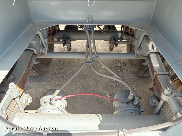 image for item EU0873 1984 Heil fuel trailer