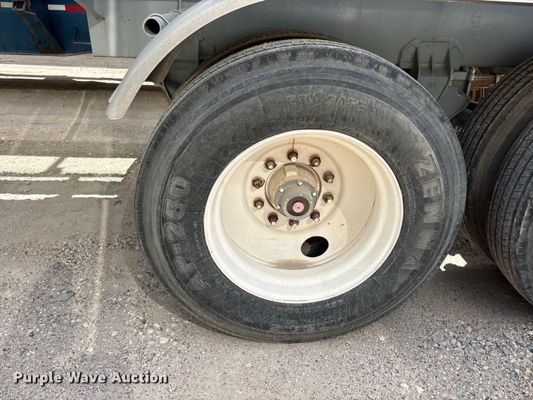 image for item EU0873 1984 Heil fuel trailer