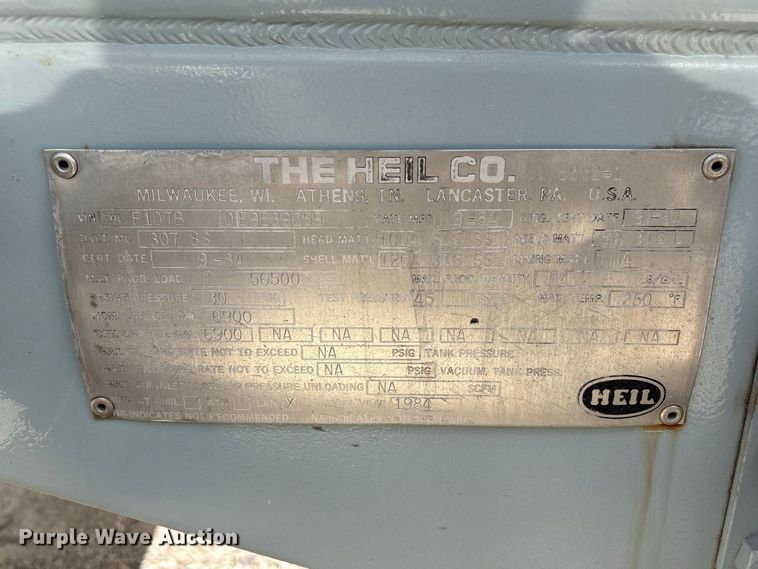 image for item EU0873 1984 Heil fuel trailer