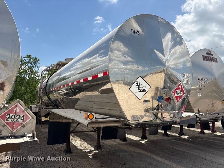 image for item EU0874 1999 Polar Tanks Trailers fuel trailer