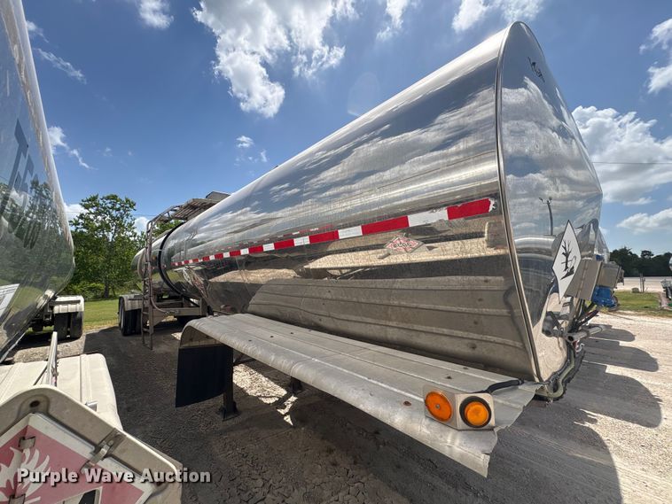 image for item EU0874 1999 Polar Tanks Trailers fuel trailer