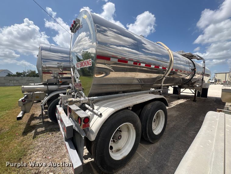 image for item EU0874 1999 Polar Tanks Trailers fuel trailer