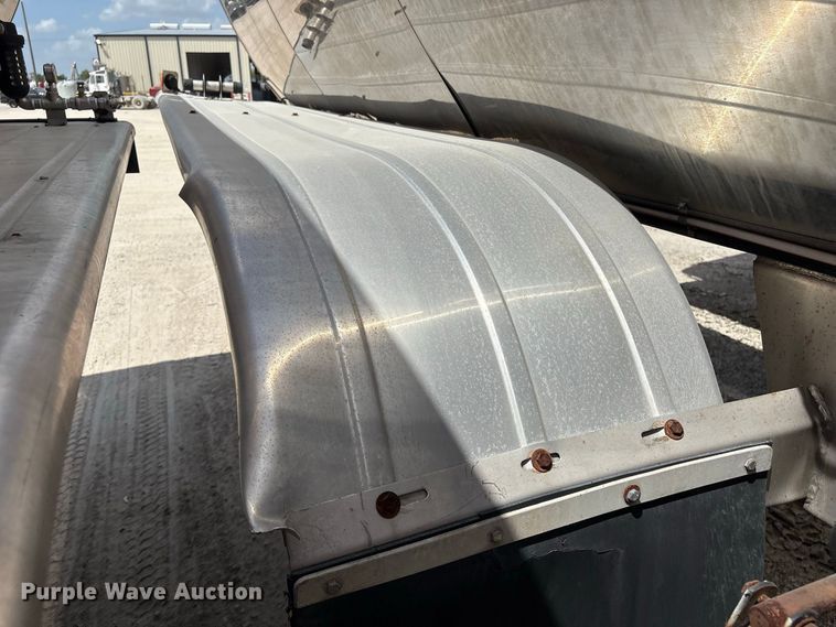image for item EU0874 1999 Polar Tanks Trailers fuel trailer