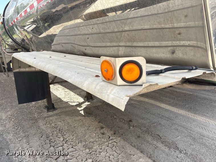 image for item EU0874 1999 Polar Tanks Trailers fuel trailer