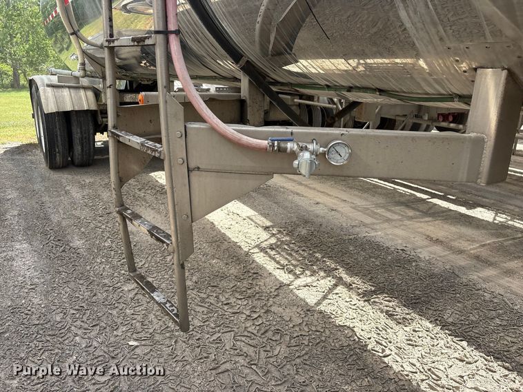image for item EU0874 1999 Polar Tanks Trailers fuel trailer