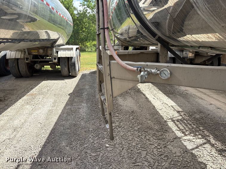 image for item EU0874 1999 Polar Tanks Trailers fuel trailer
