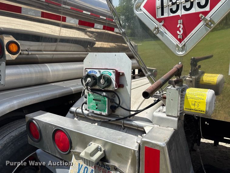 image for item EU0874 1999 Polar Tanks Trailers fuel trailer