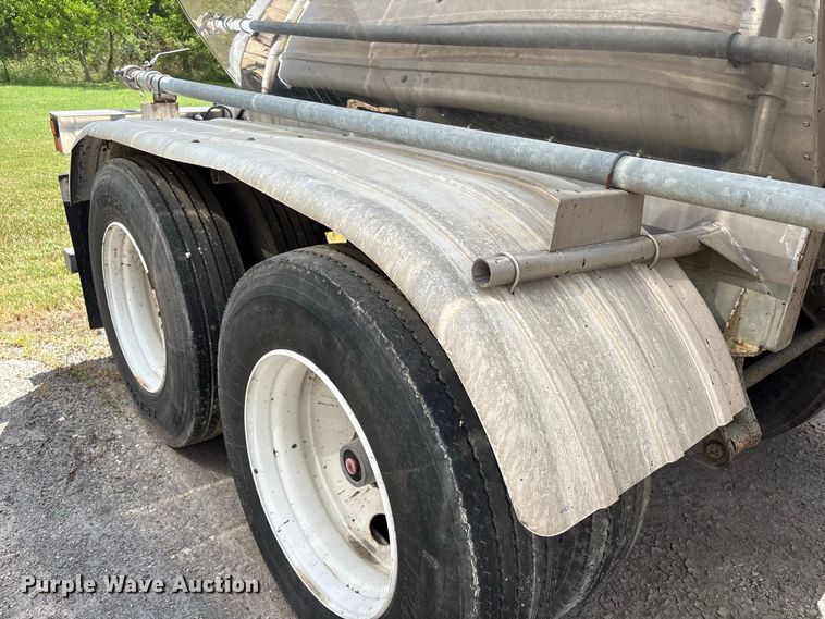 image for item EU0874 1999 Polar Tanks Trailers fuel trailer