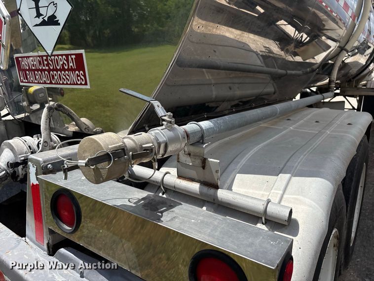 image for item EU0874 1999 Polar Tanks Trailers fuel trailer