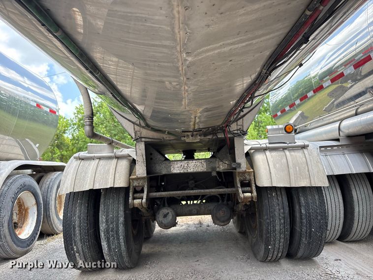 image for item EU0874 1999 Polar Tanks Trailers fuel trailer