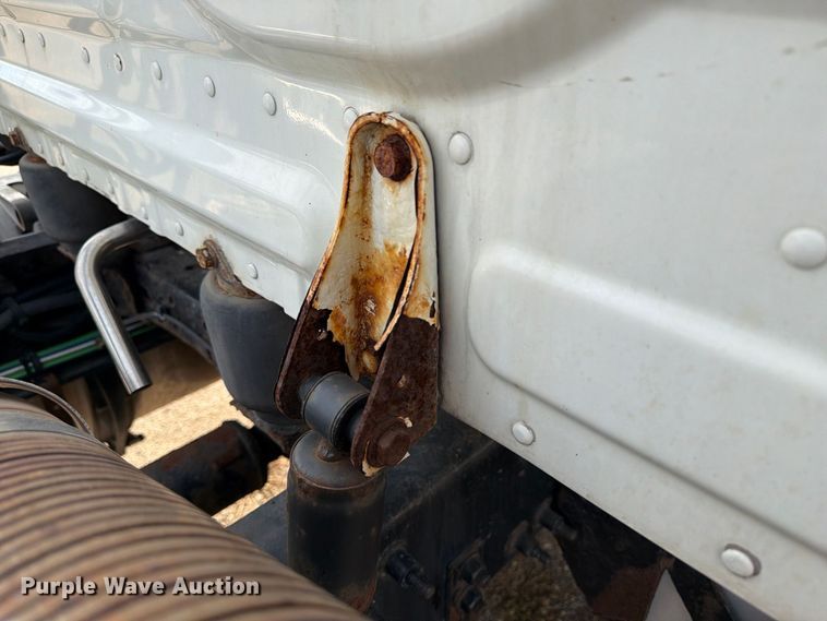 image for item EU0881 2016 Freightliner Cascadia 125 semi truck