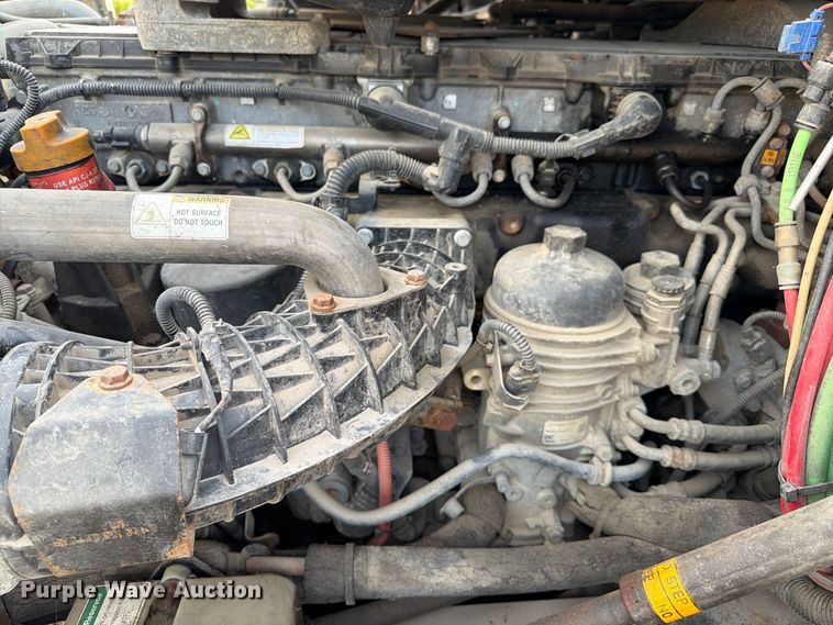 image for item EU0881 2016 Freightliner Cascadia 125 semi truck