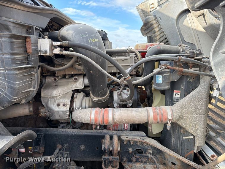 image for item EU0881 2016 Freightliner Cascadia 125 semi truck