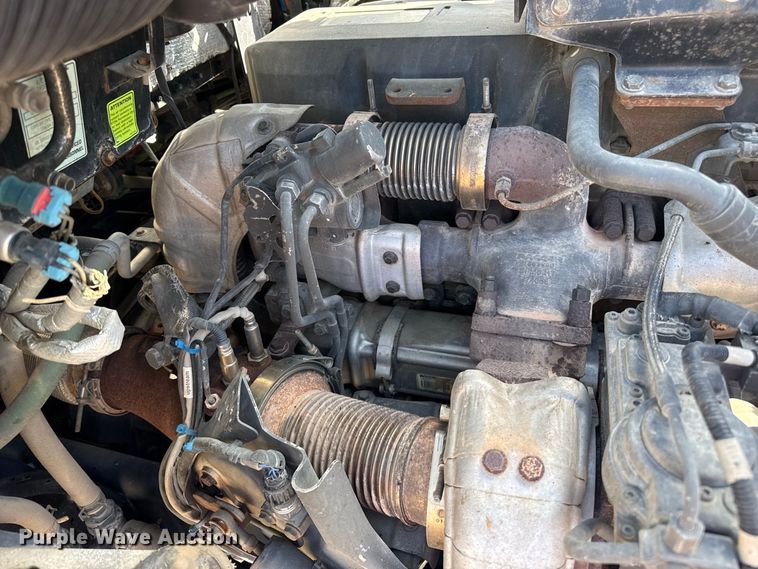 image for item EW4361 2013 Kenworth T800 semi truck