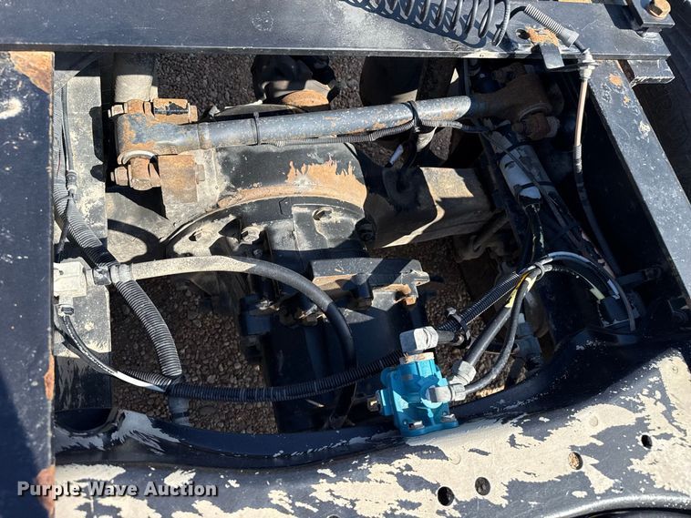 image for item EW4362 2013 Kenworth T800 semi truck