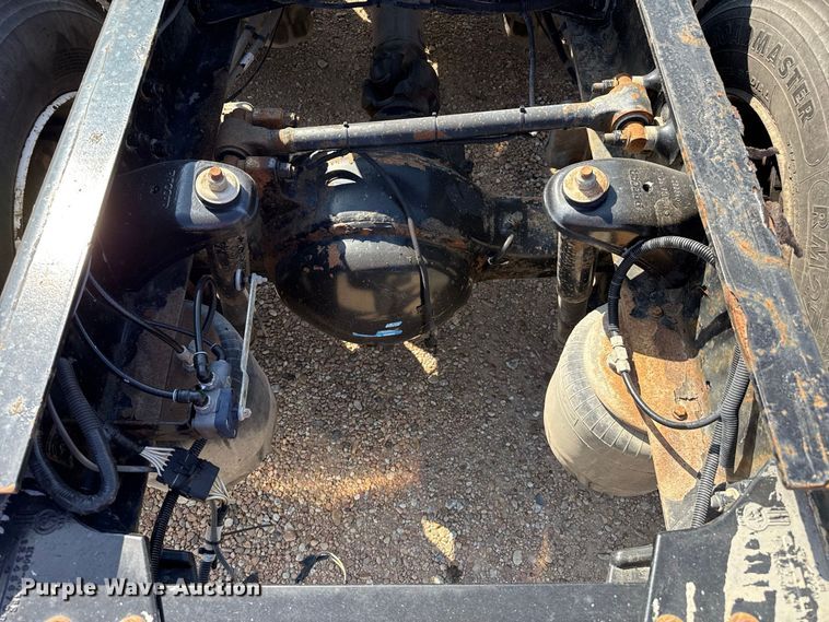 image for item EW4362 2013 Kenworth T800 semi truck