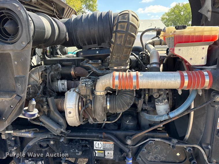 image for item EW4362 2013 Kenworth T800 semi truck