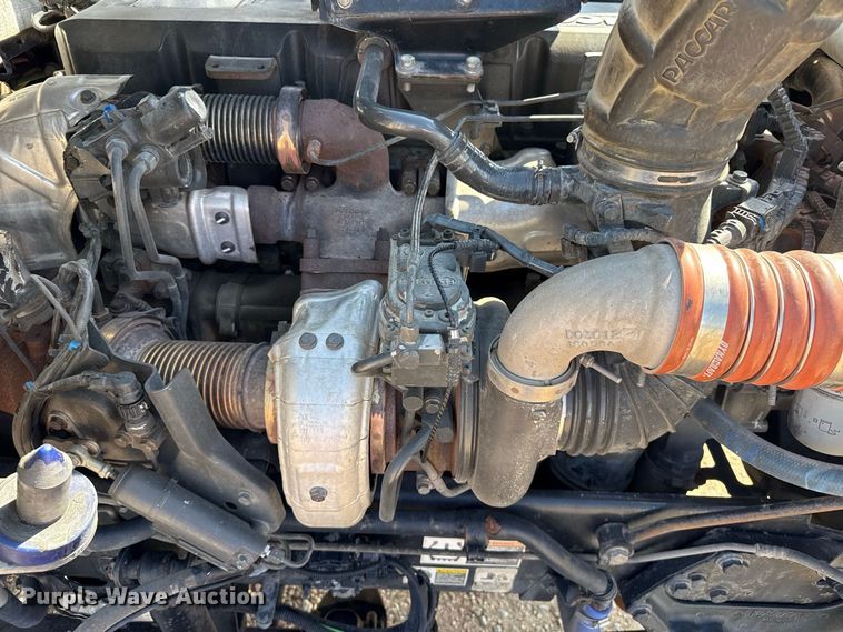 image for item EW4362 2013 Kenworth T800 semi truck