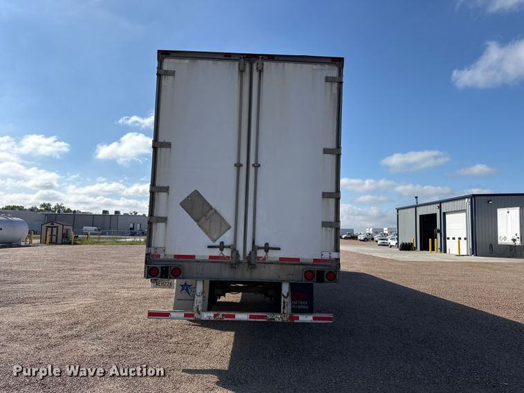 image for item EW4364 2005 Utility VS2DC dry van trailer