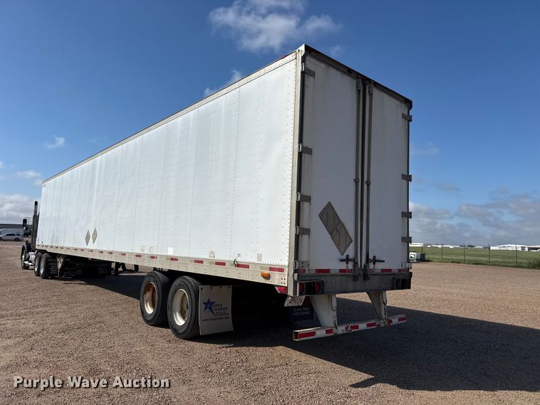 image for item EW4364 2005 Utility VS2DC dry van trailer
