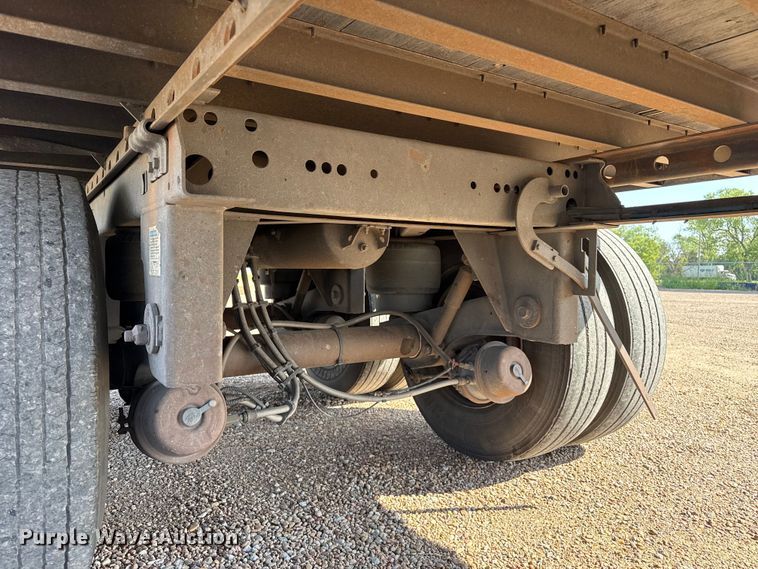image for item EW4364 2005 Utility VS2DC dry van trailer