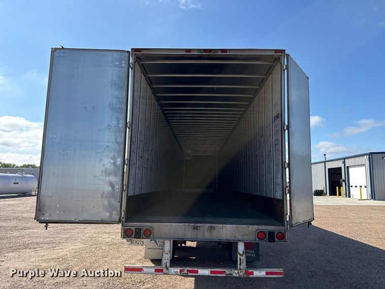 image for item EW4364 2005 Utility VS2DC dry van trailer