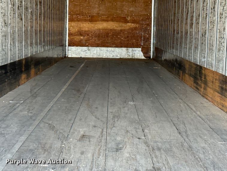 image for item EW4364 2005 Utility VS2DC dry van trailer