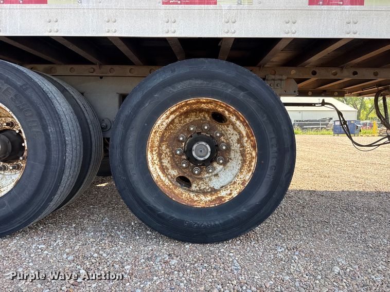 image for item EW4364 2005 Utility VS2DC dry van trailer