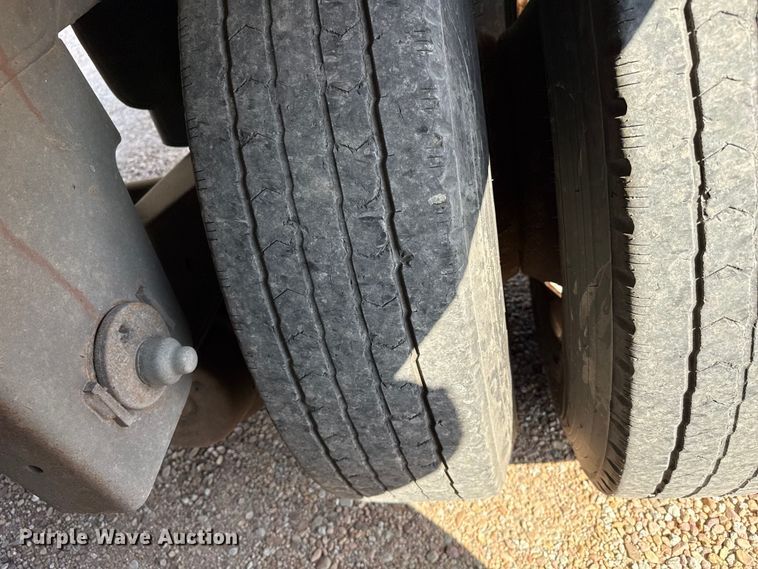 image for item EW4365 2006 Utility VS2DC dry van trailer