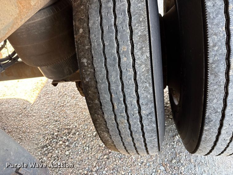 image for item EW4365 2006 Utility VS2DC dry van trailer