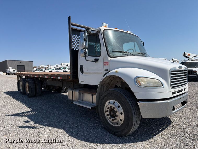 image for item EW8881 2007 Freightliner M2 flatbed truck