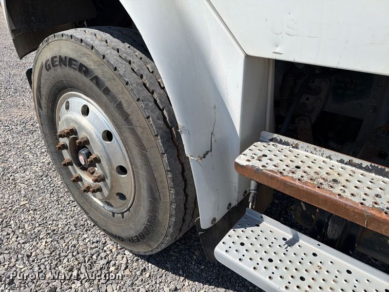 image for item EW8881 2007 Freightliner M2 flatbed truck