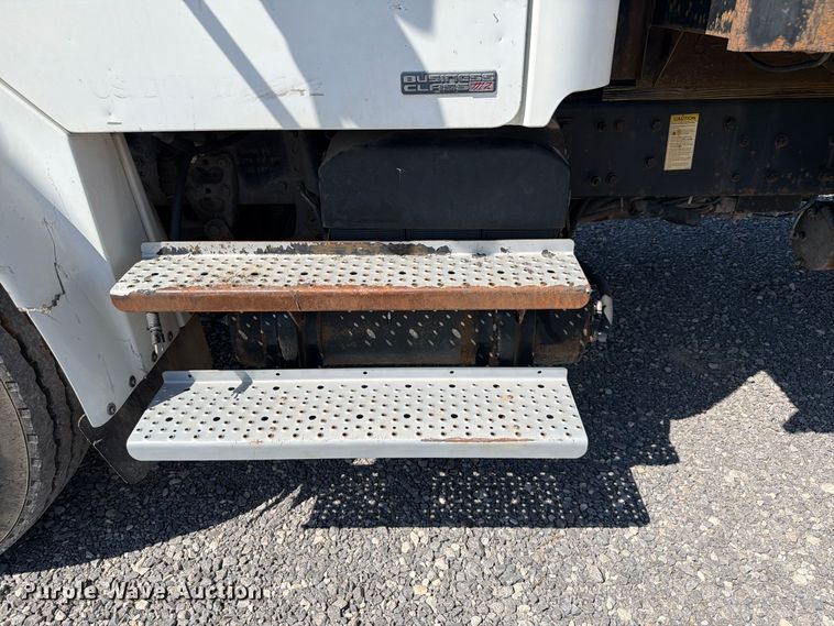 image for item EW8881 2007 Freightliner M2 flatbed truck