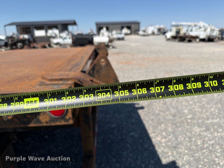 image for item EW8881 2007 Freightliner M2 flatbed truck