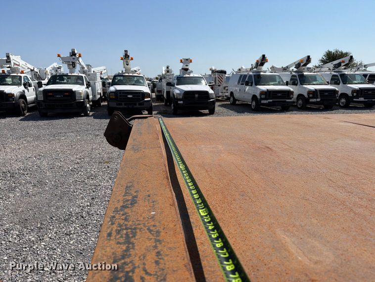 image for item EW8881 2007 Freightliner M2 flatbed truck