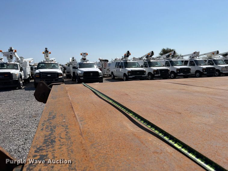 image for item EW8881 2007 Freightliner M2 flatbed truck