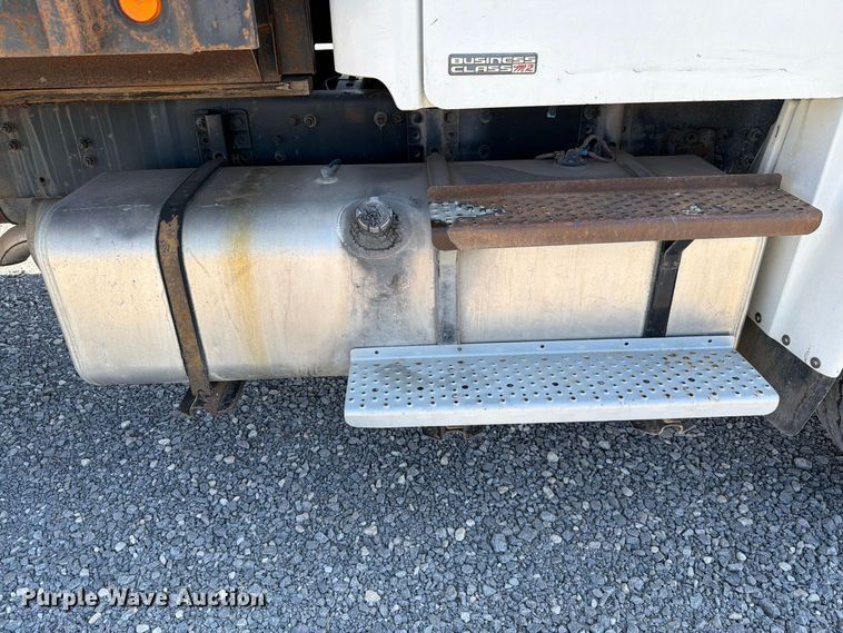 image for item EW8881 2007 Freightliner M2 flatbed truck