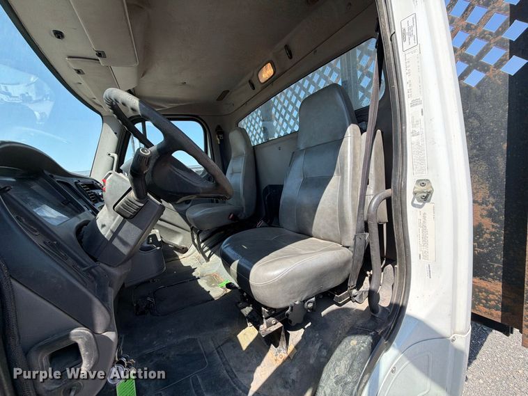image for item EW8881 2007 Freightliner M2 flatbed truck