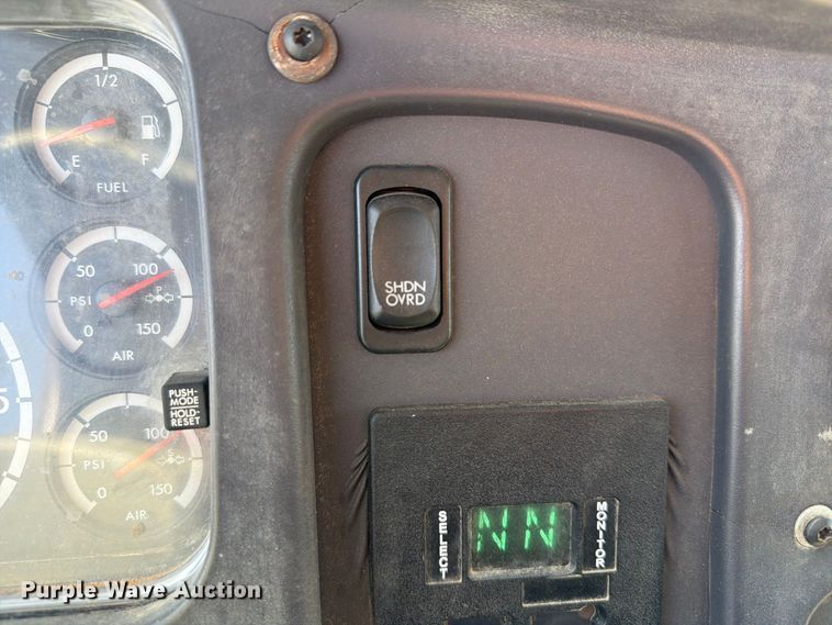 image for item EW8881 2007 Freightliner M2 flatbed truck