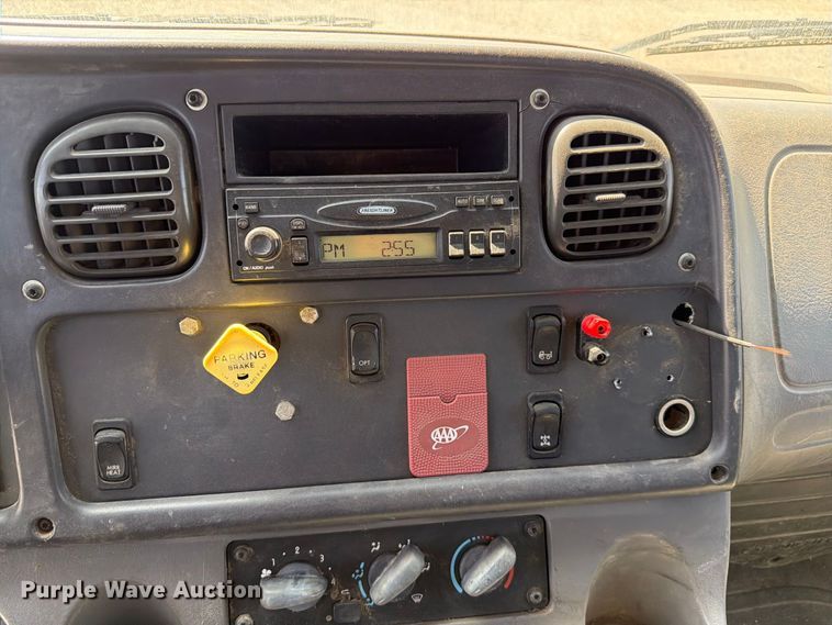 image for item EW8881 2007 Freightliner M2 flatbed truck