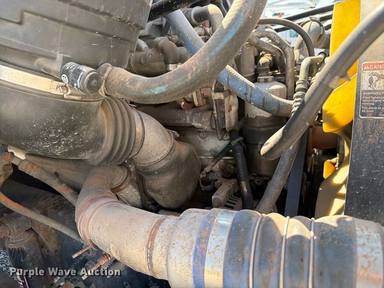 image for item EW8881 2007 Freightliner M2 flatbed truck
