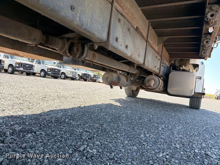 image for item EW8881 2007 Freightliner M2 flatbed truck