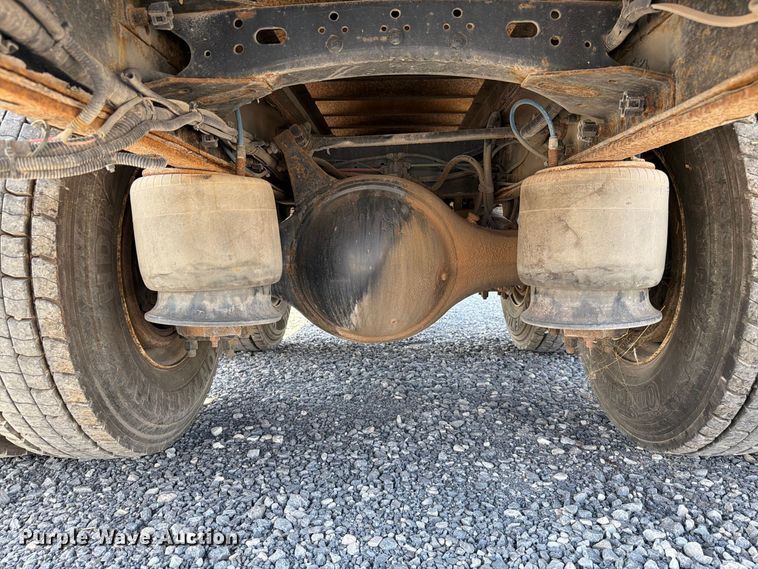 image for item EW8881 2007 Freightliner M2 flatbed truck