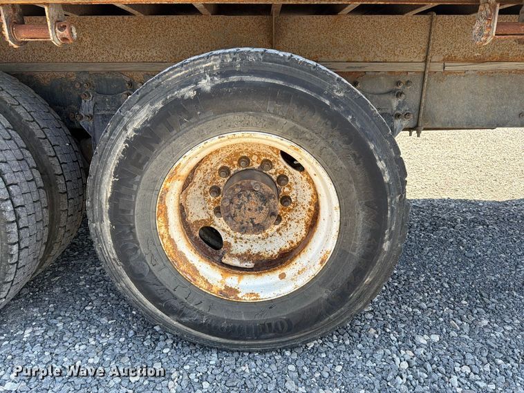 image for item EW8881 2007 Freightliner M2 flatbed truck