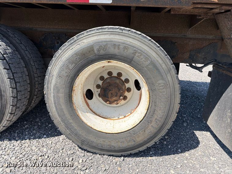 image for item EW8881 2007 Freightliner M2 flatbed truck