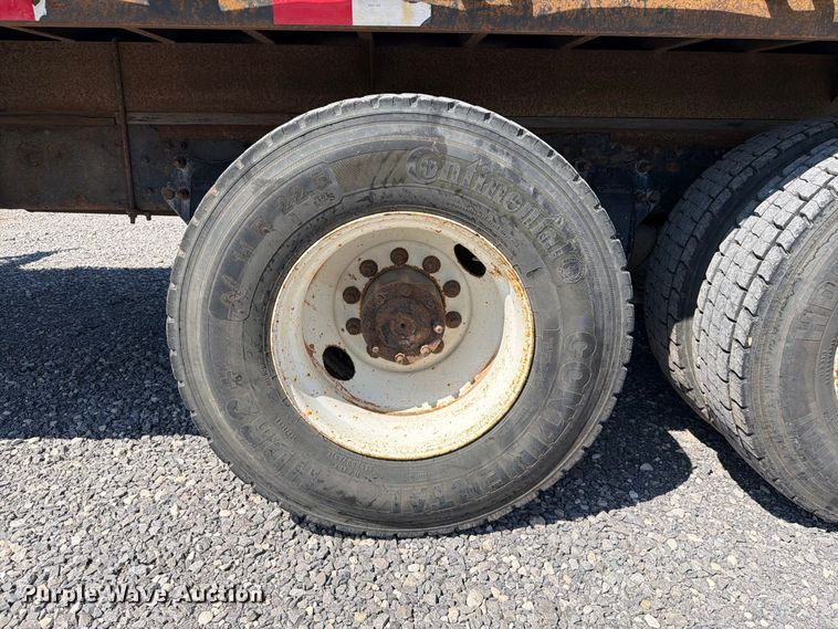 image for item EW8881 2007 Freightliner M2 flatbed truck